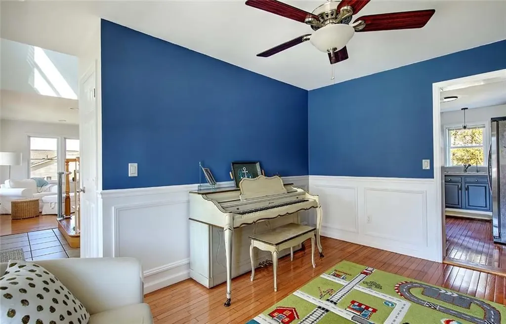 247 Randall Avenue Warwick RI 02889