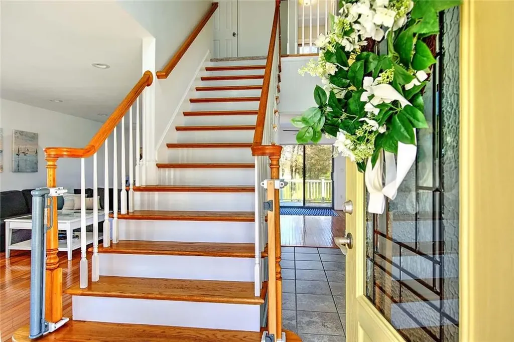 247 Randall Avenue Warwick RI 02889