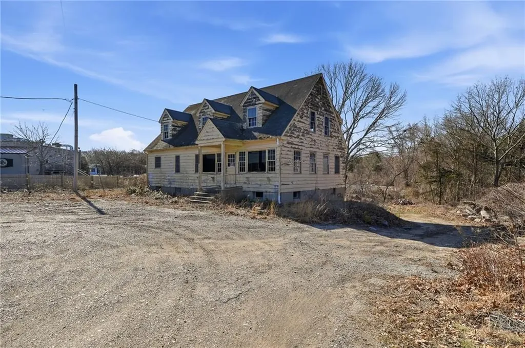 261 Post Road Westerly RI 02891