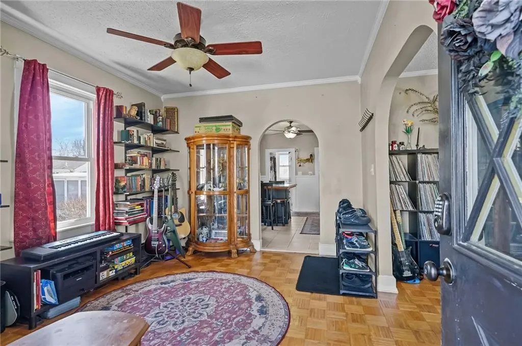 85 Vermont Street Cranston RI 02920