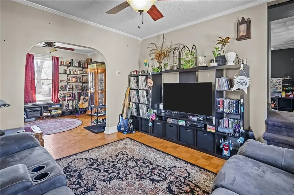 85 Vermont Street Cranston RI 02920