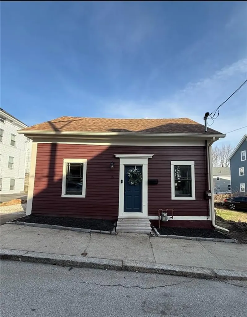 16 Canal Street Woonsocket RI 02895