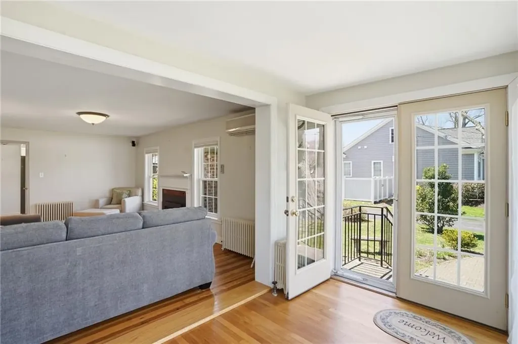 54 Beach Road Bristol RI 02809