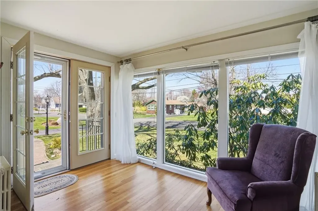 54 Beach Road Bristol RI 02809
