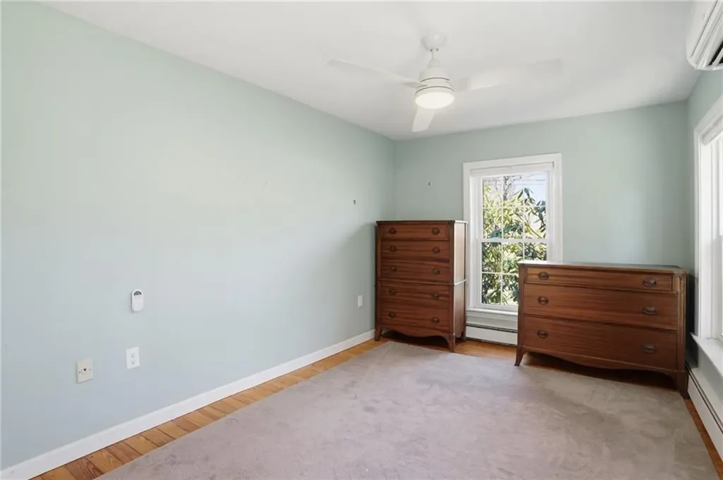 54 Beach Road Bristol RI 02809