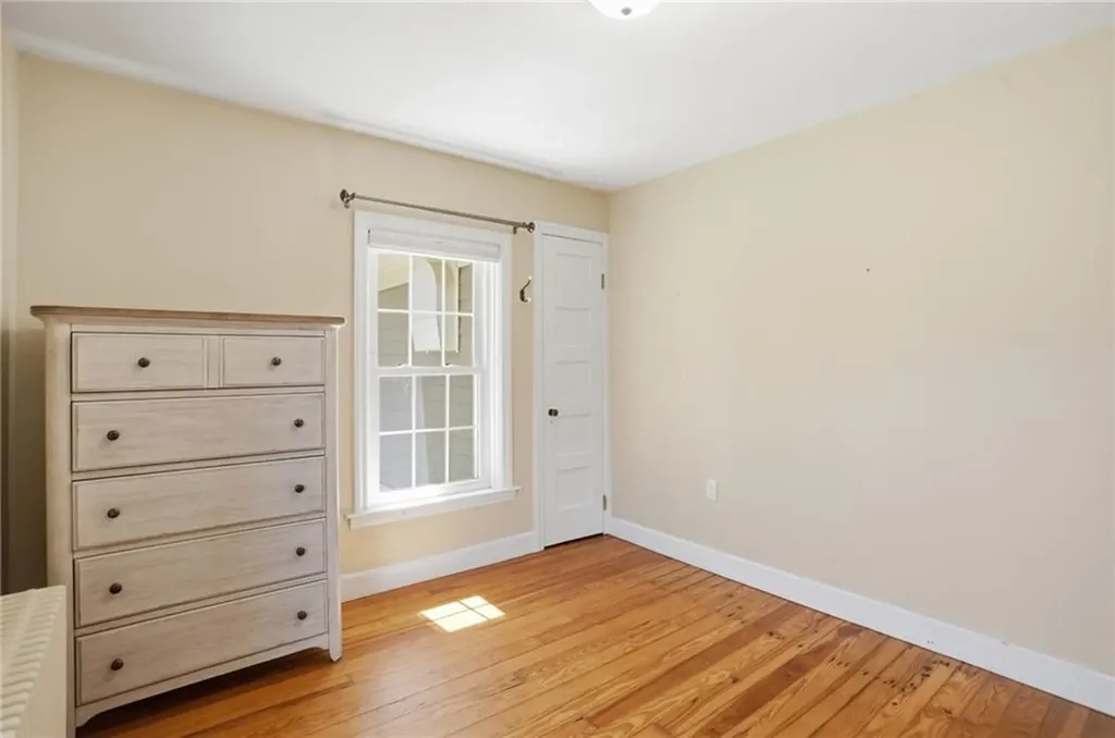 54 Beach Road Bristol RI 02809
