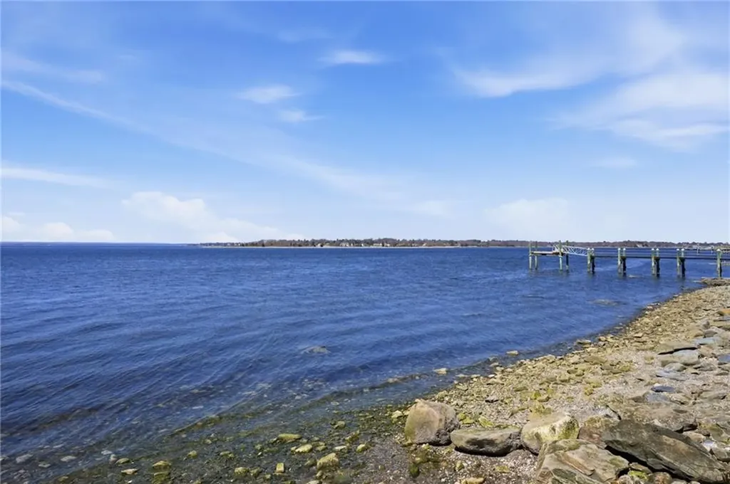 54 Beach Road Bristol RI 02809