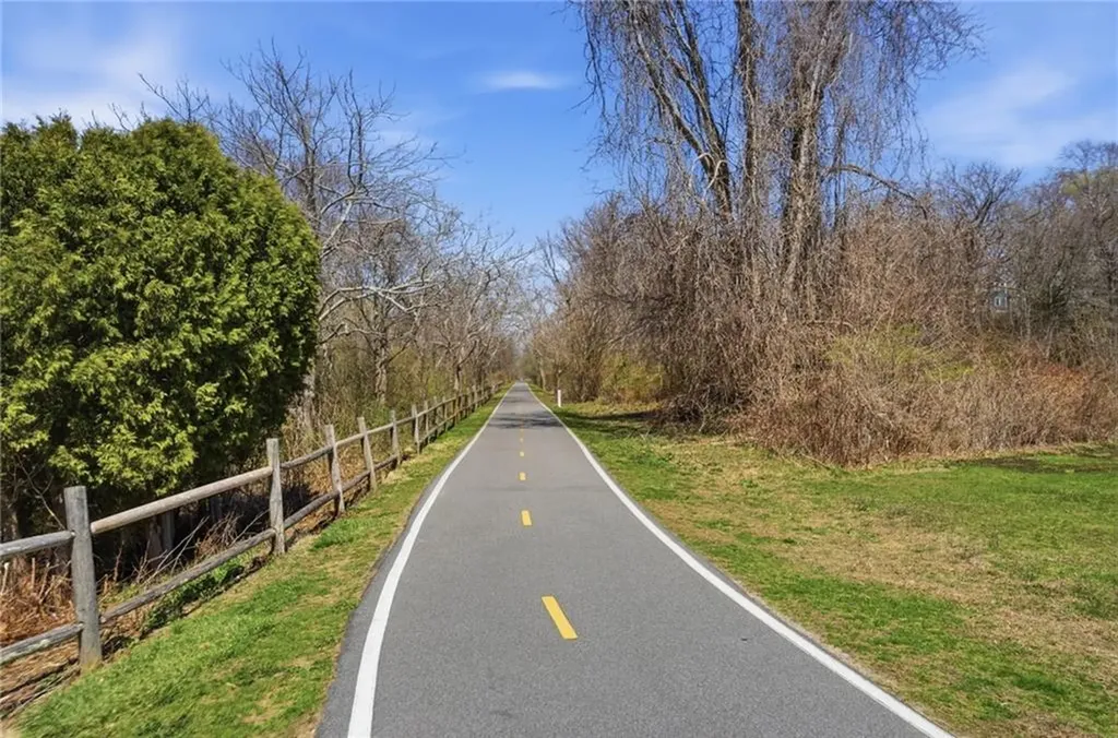 54 Beach Road Bristol RI 02809