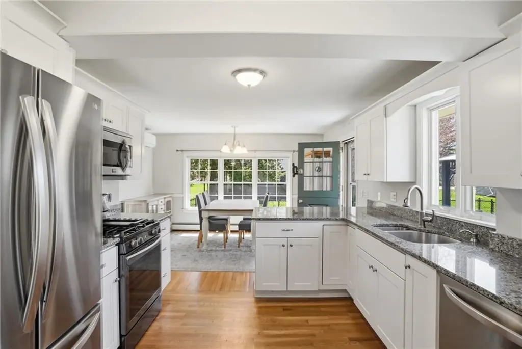 54 Beach Road Bristol RI 02809