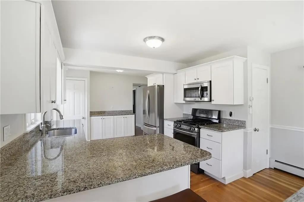 54 Beach Road Bristol RI 02809