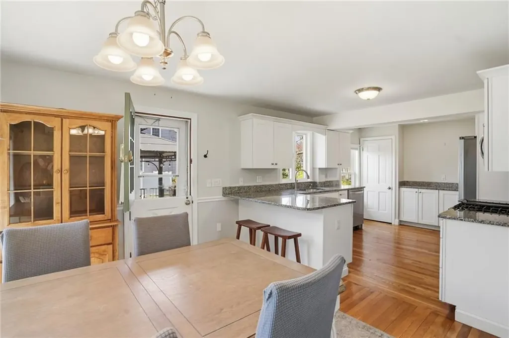 54 Beach Road Bristol RI 02809