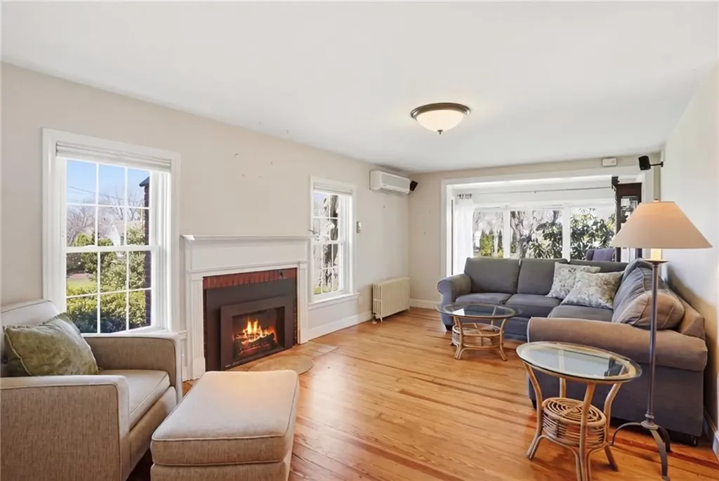 54 Beach Road Bristol RI 02809