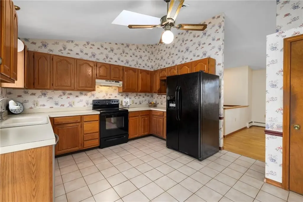 285 Randall Avenue Warwick RI 02889