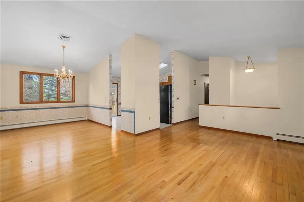285 Randall Avenue Warwick RI 02889