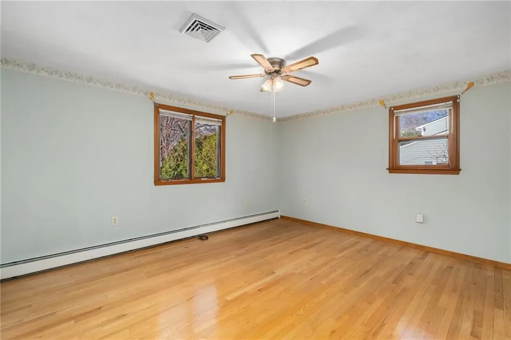 285 Randall Avenue Warwick RI 02889