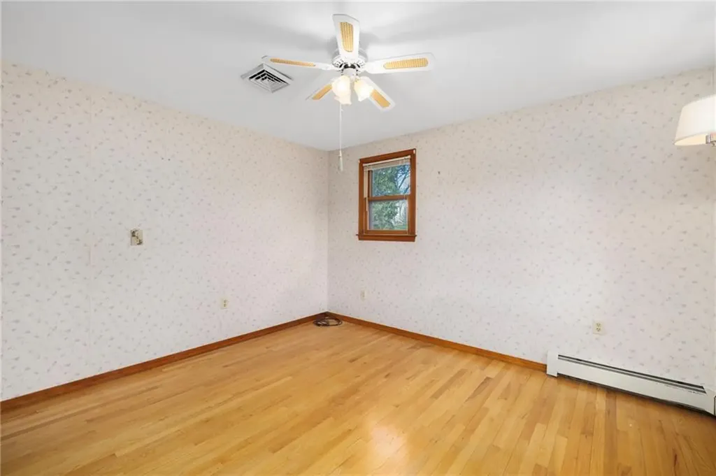 285 Randall Avenue Warwick RI 02889