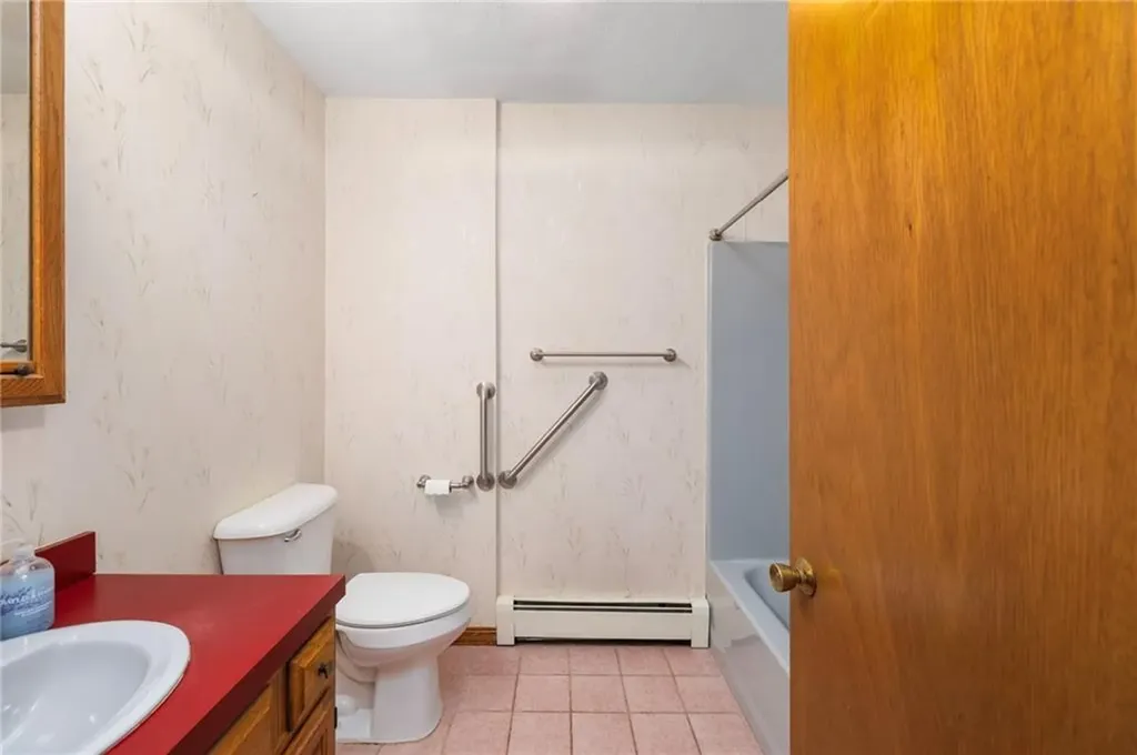 285 Randall Avenue Warwick RI 02889