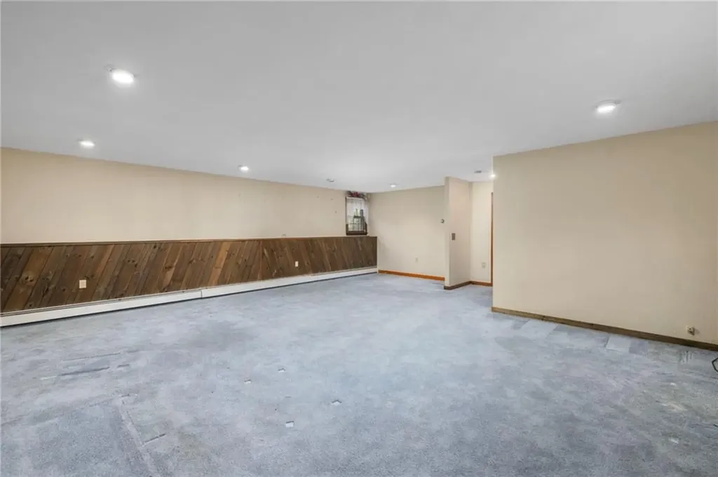 285 Randall Avenue Warwick RI 02889