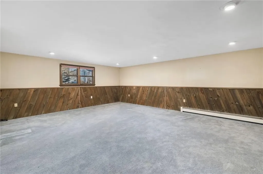 285 Randall Avenue Warwick RI 02889