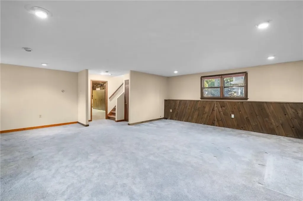 285 Randall Avenue Warwick RI 02889