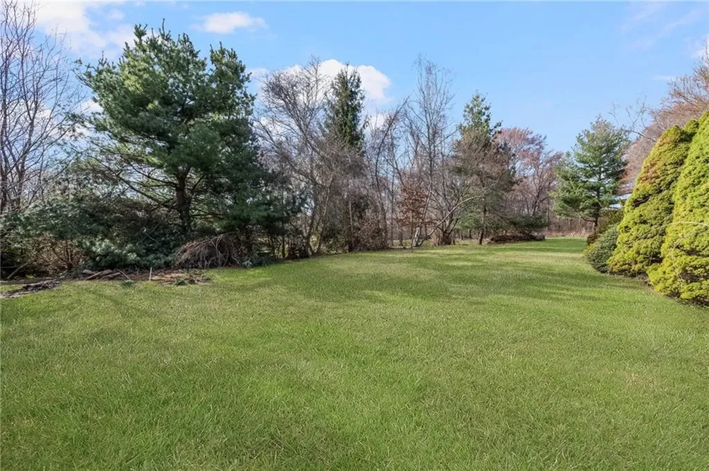 285 Randall Avenue Warwick RI 02889