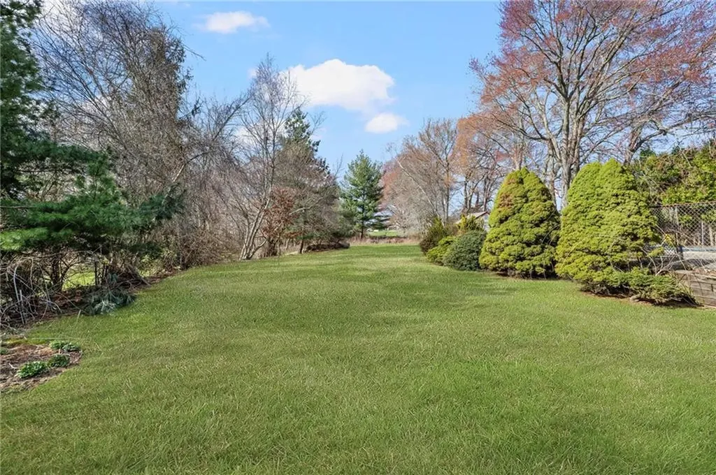 285 Randall Avenue Warwick RI 02889