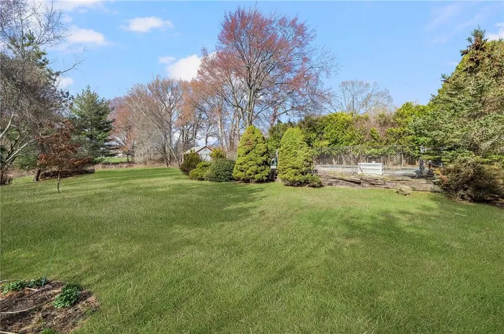 285 Randall Avenue Warwick RI 02889
