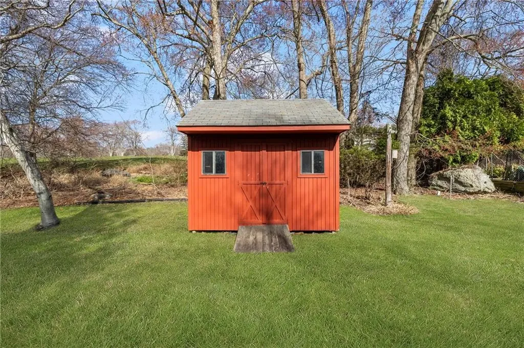 285 Randall Avenue Warwick RI 02889