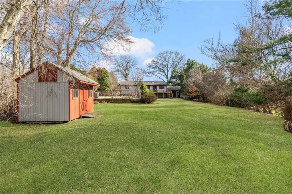 285 Randall Avenue Warwick RI 02889