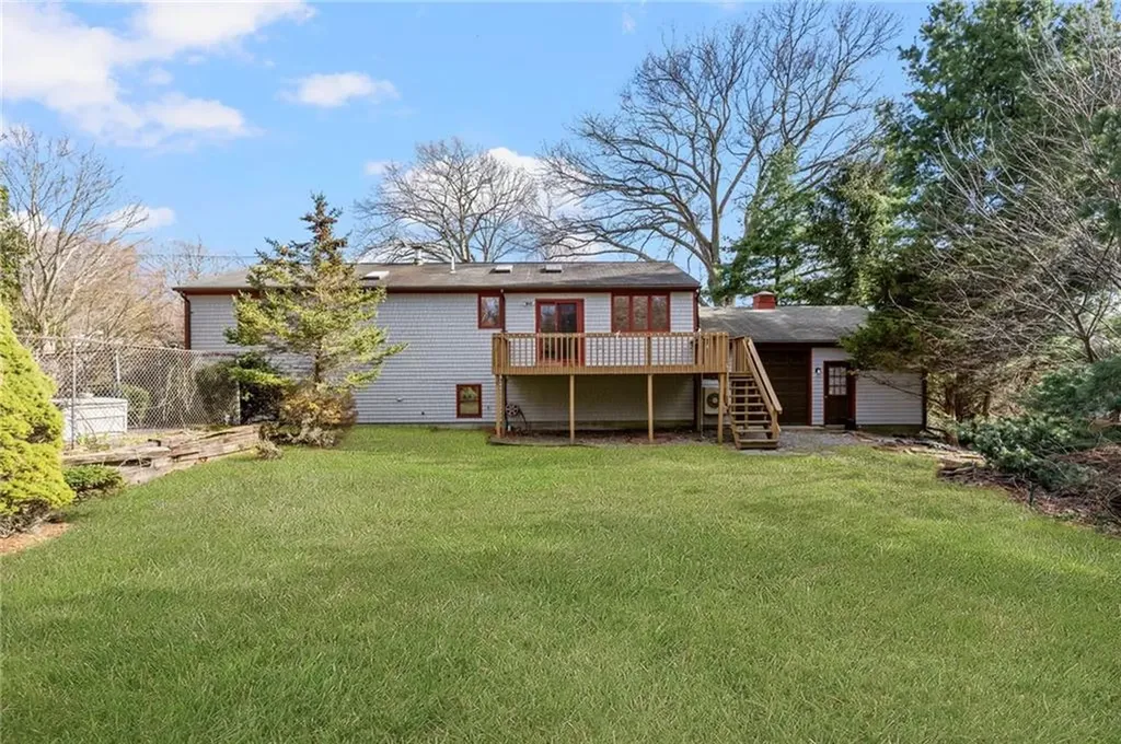 285 Randall Avenue Warwick RI 02889