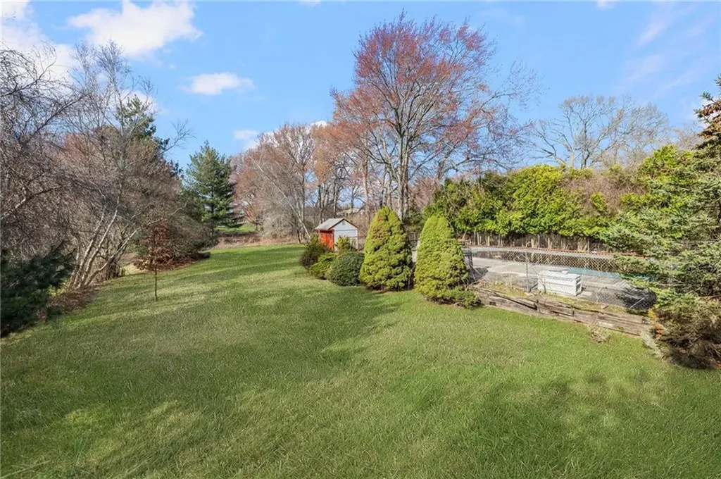 285 Randall Avenue Warwick RI 02889