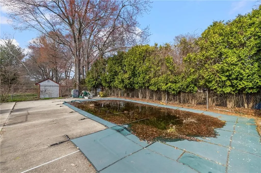 285 Randall Avenue Warwick RI 02889