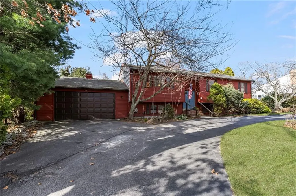 285 Randall Avenue Warwick RI 02889