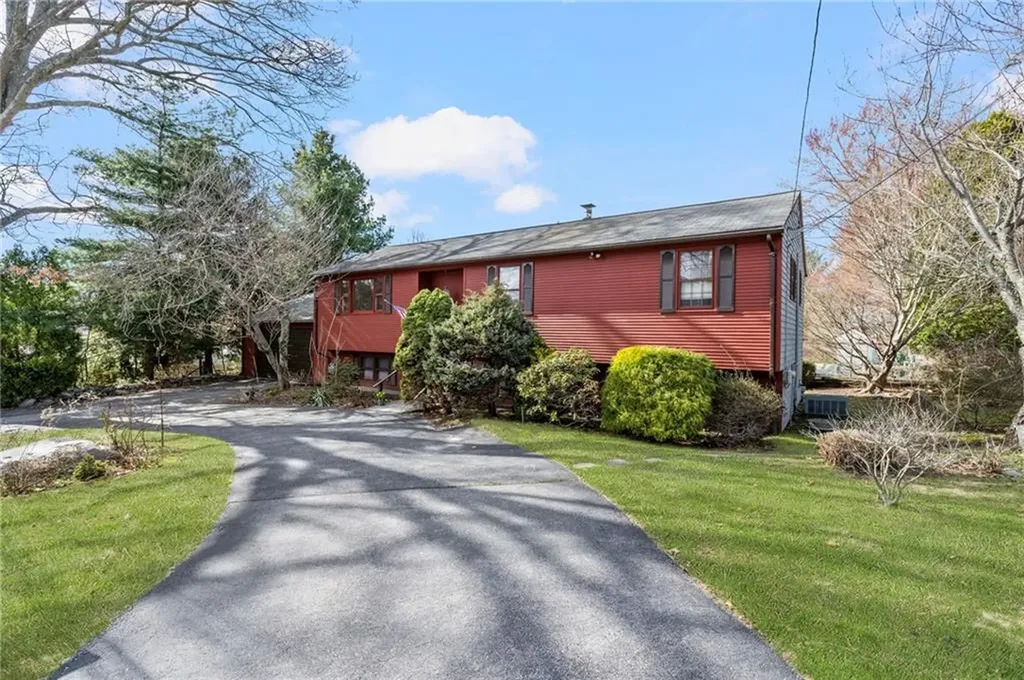 285 Randall Avenue Warwick RI 02889