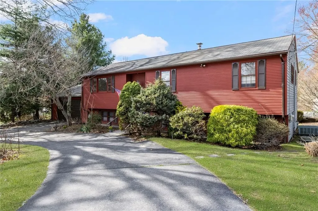 285 Randall Avenue Warwick RI 02889