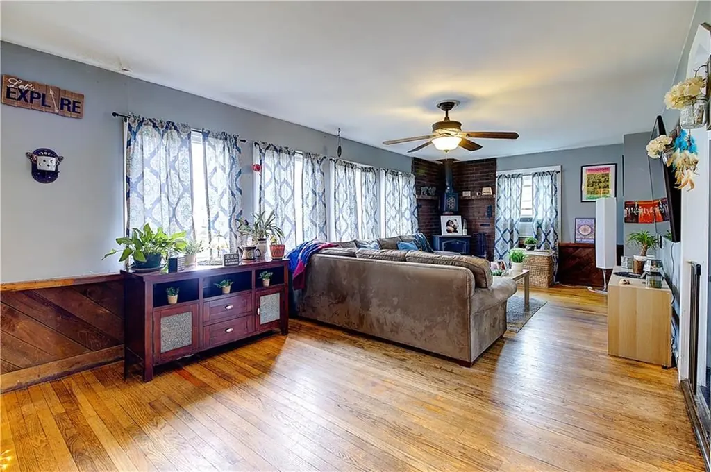 33 Maple Leaf Road Burrillville RI 02826