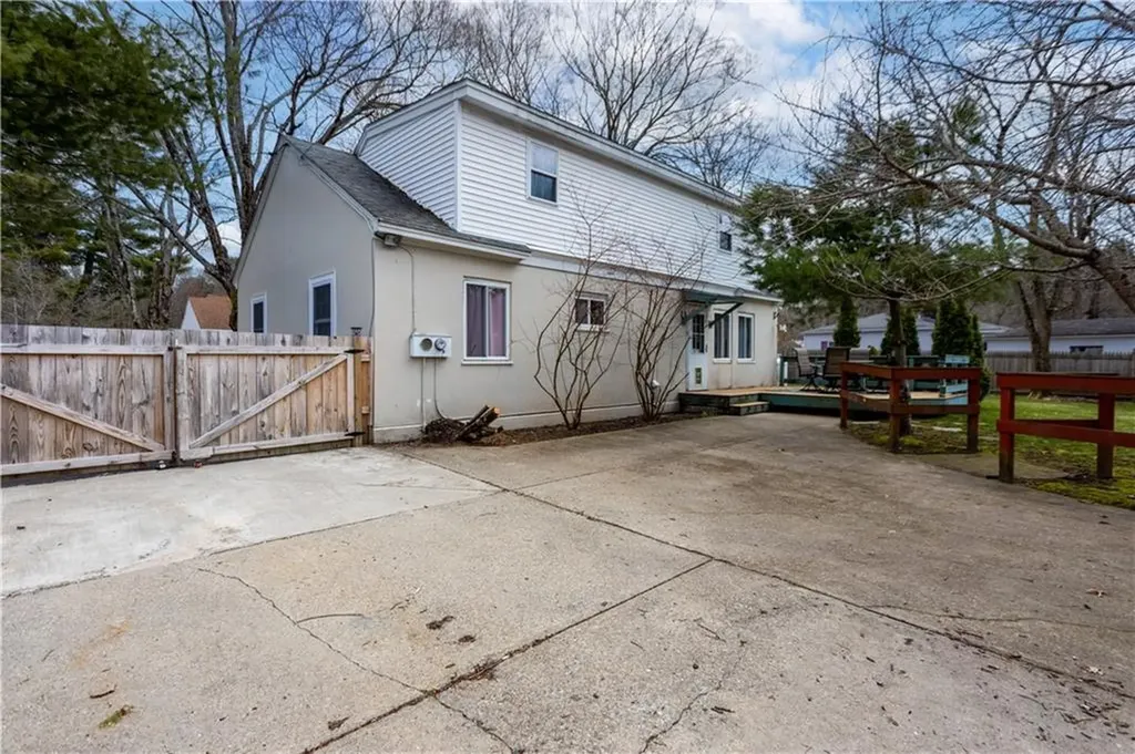 33 Maple Leaf Road Burrillville RI 02826