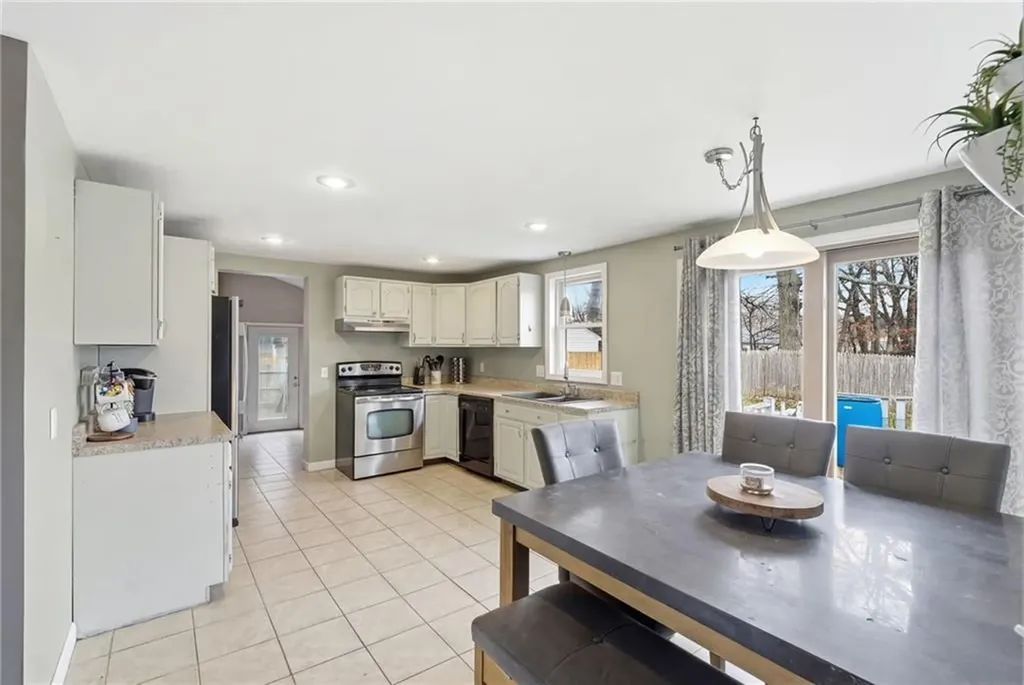 80 Coventry Drive Coventry RI 02816