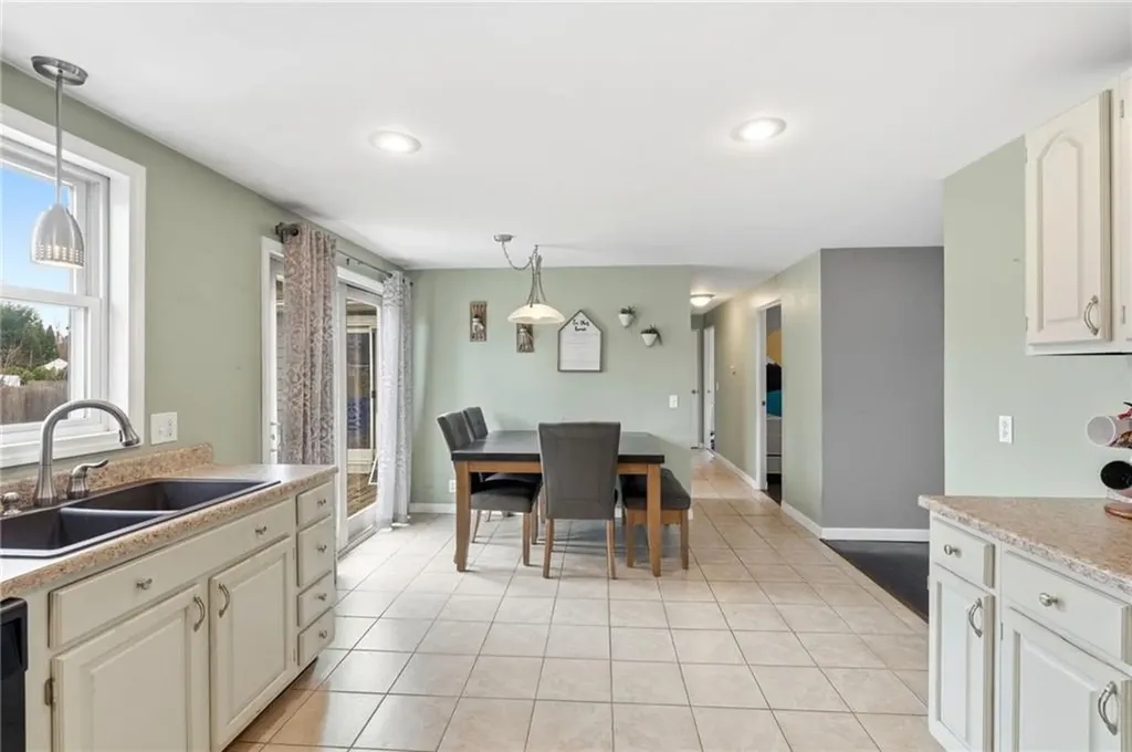 80 Coventry Drive Coventry RI 02816