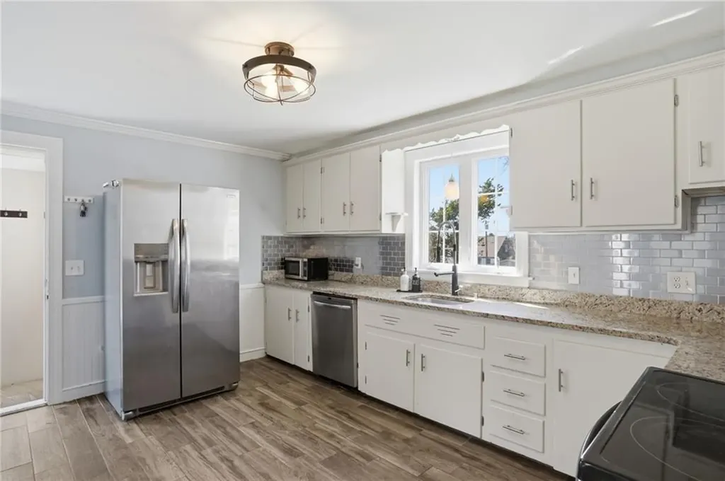 17 Goulart Avenue Bristol RI 02809
