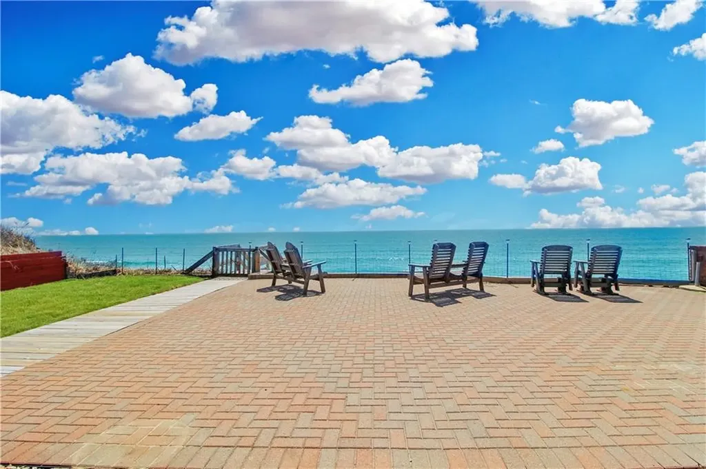 635 Atlantic Avenue Westerly RI 02891