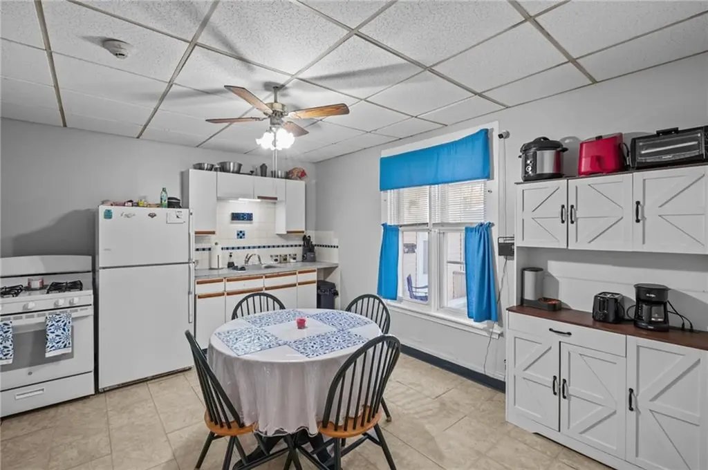 79 Hamlet Avenue Woonsocket RI 02895