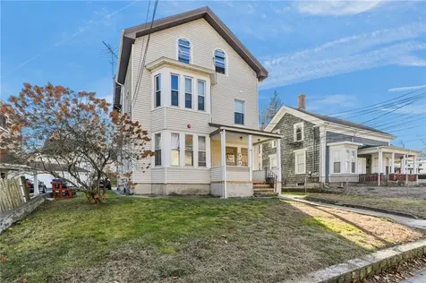 79 Hamlet Avenue Woonsocket RI 02895