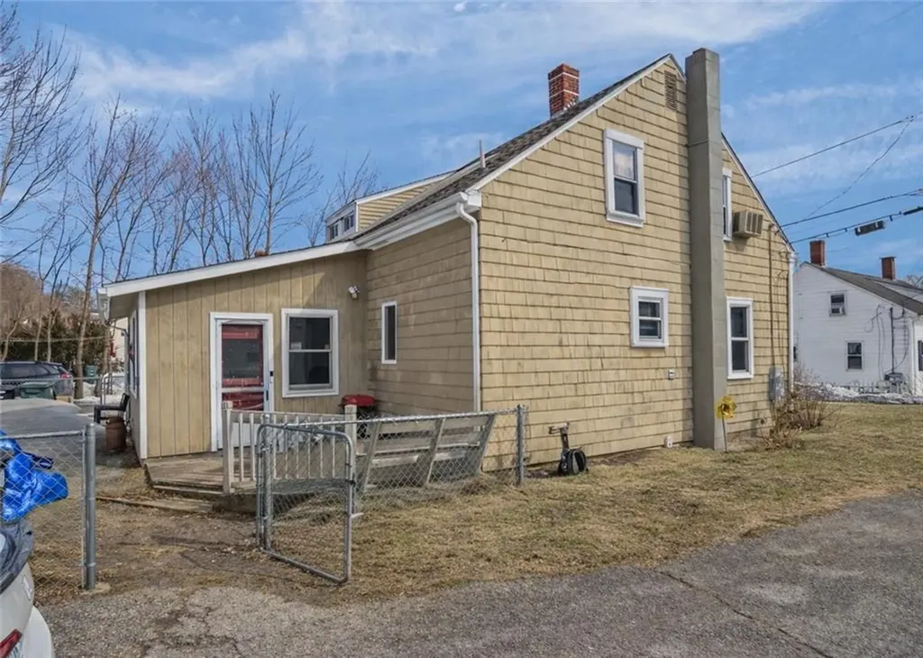 22 24 Harris Street Coventry RI 02816