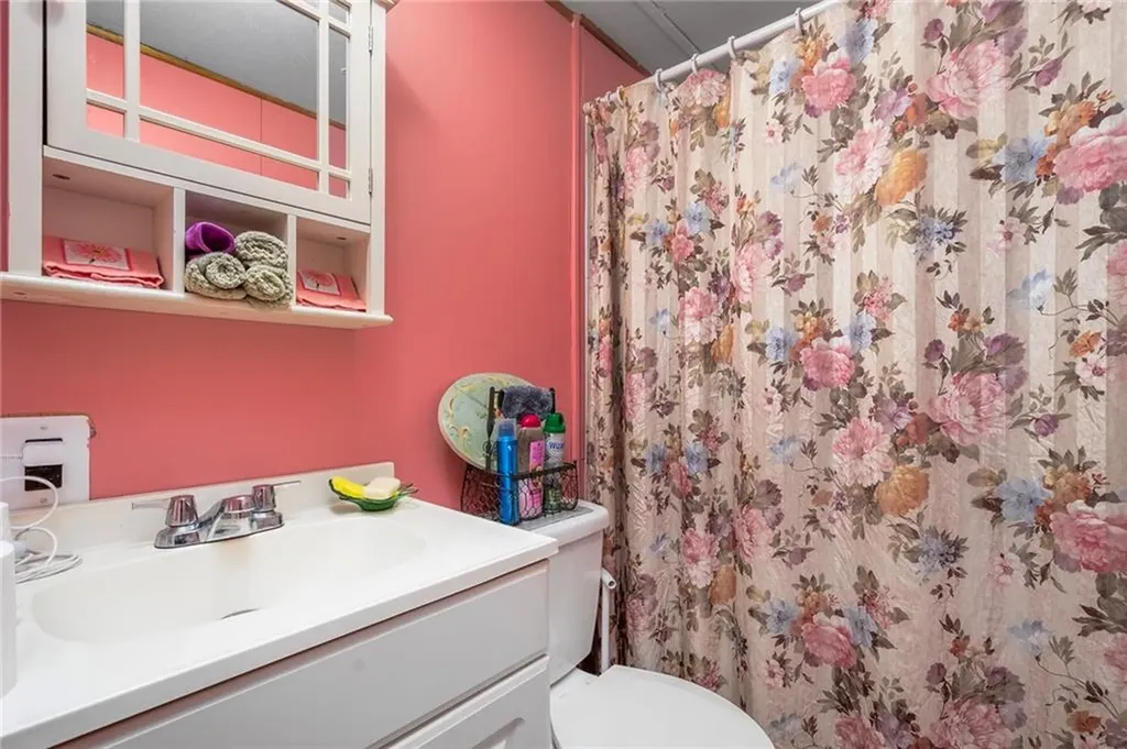 719 Forest Park Middletown RI 02842