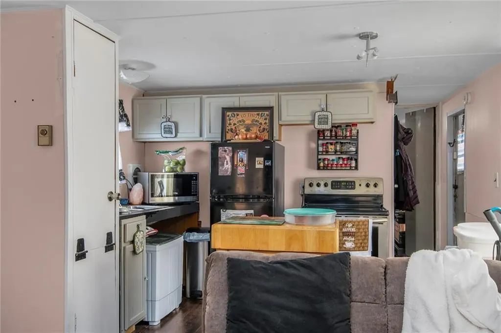 719 Forest Park Middletown RI 02842