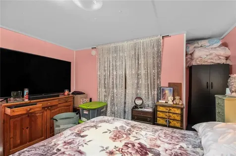 719 Forest Park Middletown RI 02842