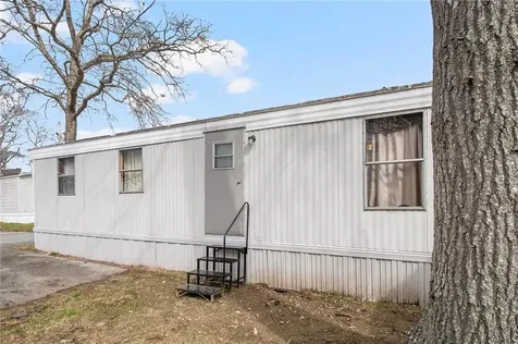 719 Forest Park Middletown RI 02842
