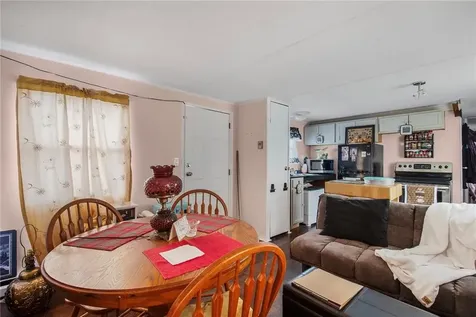 719 Forest Park Middletown RI 02842