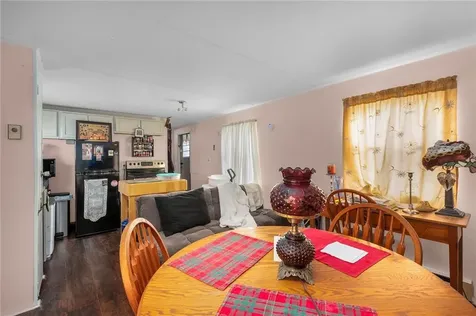 719 Forest Park Middletown RI 02842